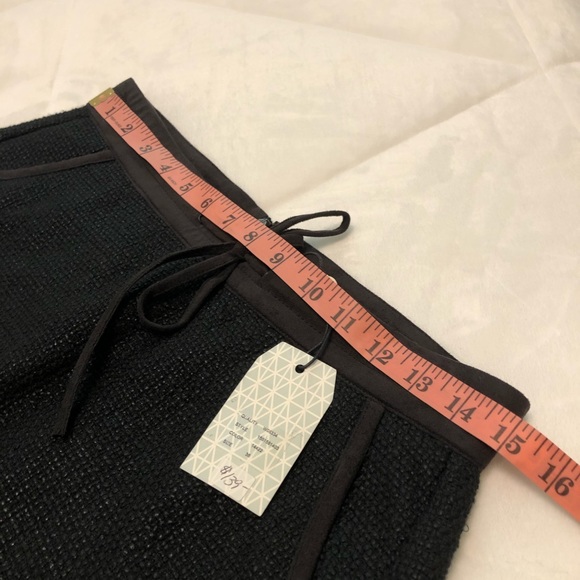 โซ๏ธ NWT Tweed Skirt โซ๏ธ - Picture 5 of 12
